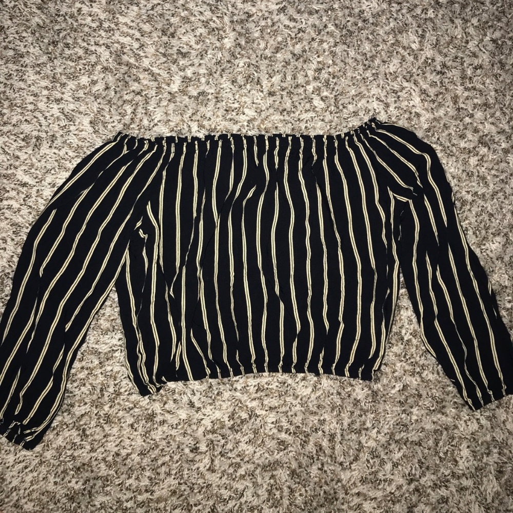 Brandy Melville off the shoulder top